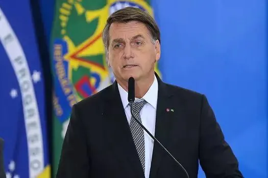 Bolsonaro ameaça governadores e diz que ICMS terá que baixar por ser lei federal