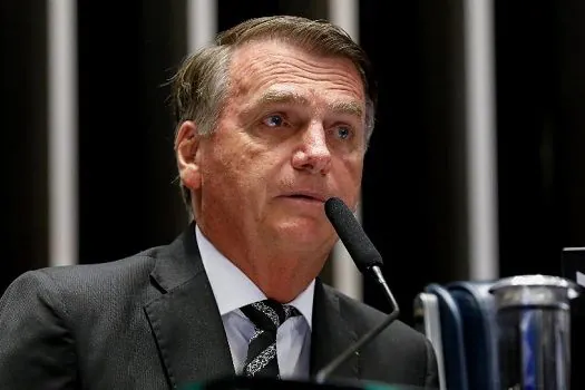 Bolsonaro participa de culto evangélico nas dependências da Câmara