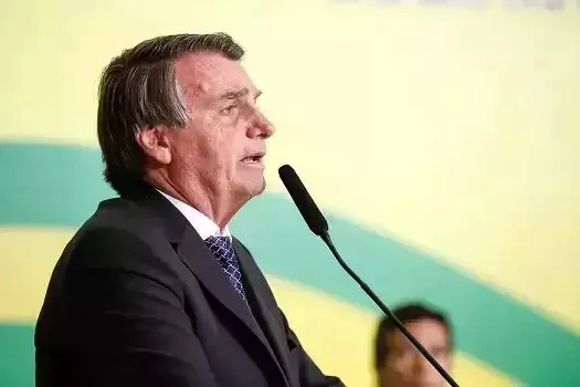 Bolsonaro parabeniza Petrobras por redução do diesel