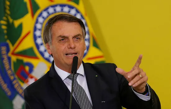 Bolsonaro confirma promessa de 13º do Auxílio Brasil a mulheres a partir de 2023