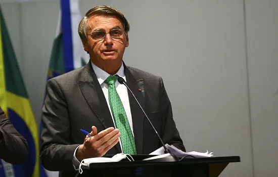 Bolsonaro diz contar com ajuda do STF na PEC dos precatórios e critica oposição