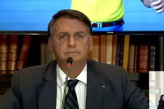 Bolsonaro diz que Forças Armadas não terão papel de espectador nas eleições