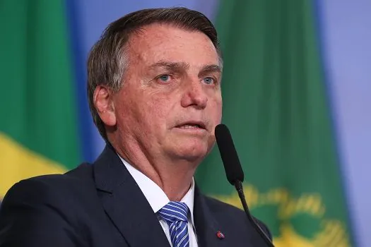 Bolsonaro diz que gostaria de zerar imposto federal do diesel a partir de 2022