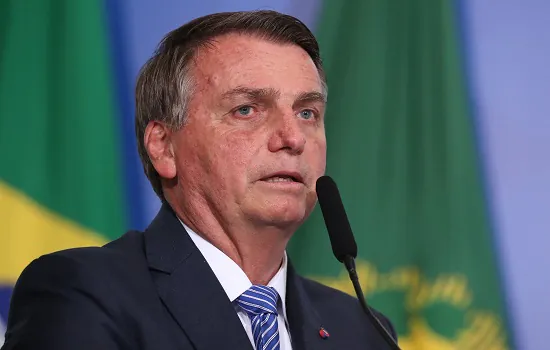 Bolsonaro diz que gostaria de zerar imposto federal do diesel a partir de 2022