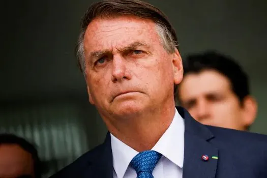 Bolsonaro diz que conversou com Lira sobre taxar dividendos para bancar Auxílio