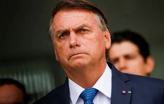 Bolsonaro diz que conversou com Lira sobre taxar dividendos para bancar Auxílio