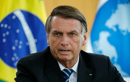 Bolsonaro anuncia programa da Caixa para renegociar dívidas em ato de campanha