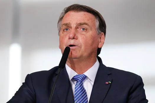 Sem negociação antes, PEC do voto impresso pode ser derrotada, admite Bolsonaro