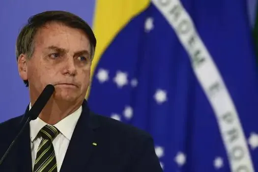 Bolsonaro volta a defender compras de Viagra e próteses penianas para o Exército