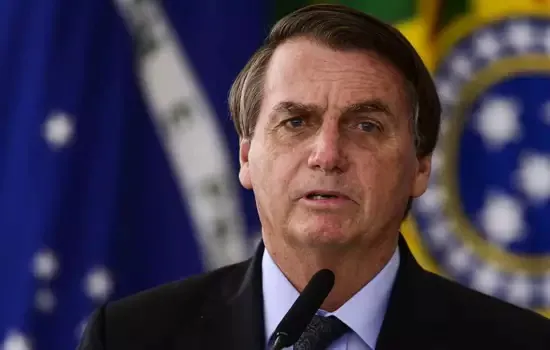 Bolsonaro volta a falar em legítima defesa para defender armamento da população