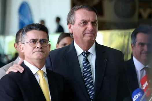 Ao lado de prefeito de Manaus, Bolsonaro diz que Zona Franca ‘será preservada’