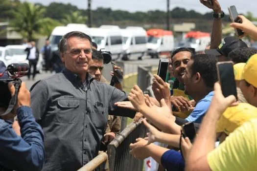 Bolsonaro cumpre agenda religiosa em Recife para se contrapor a Lula