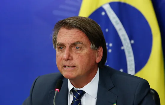 Campanha de Bolsonaro recebe 300 mil doações em Pix após Flávio pedir dinheiro