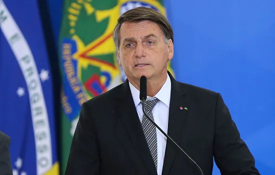 Bolsonaro diz que vai resolver questão do armamento em eventual 2º mandato