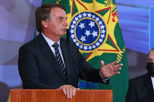 Bolsonaro promete veto e critica quarentena para juízes e policiais