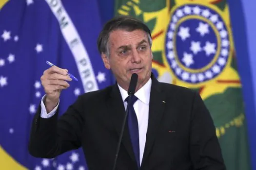 Órgão deve divulgar cartão de vacinação de Bolsonaro após apuração