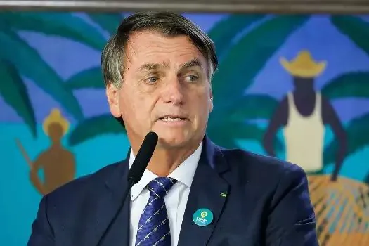 Bolsonaro desembarca em São José dos Campos (SP) onde fará motociata