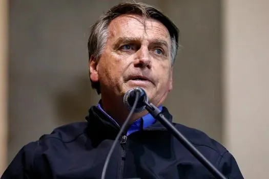 Bolsonaro afirma que cadeira presidencial é ‘do povo’ e do ‘nosso Senhor’