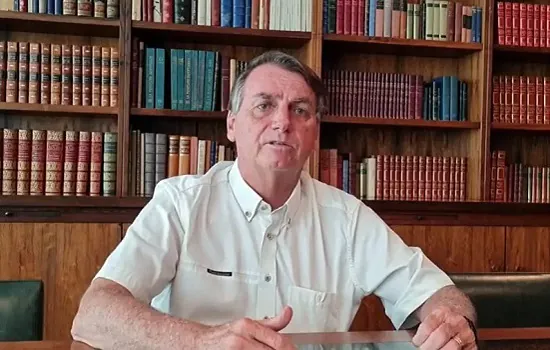 YouTube derruba live de 2021 com ataque de Bolsonaro às urnas eletrônicas