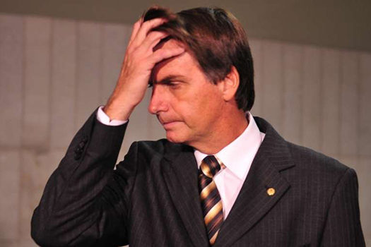 Hashtag de apoio a Bolsonaro à Presidência vira meme com críticas no Twitter