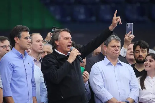 Com Garcia, Zema e 530 prefeitos, Bolsonaro pede empenho por votos