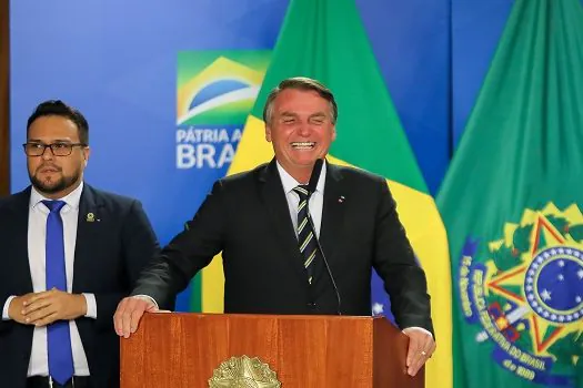 “Vagabundo é elogio para ele”, diz Bolsonaro sobre Renan Calheiros