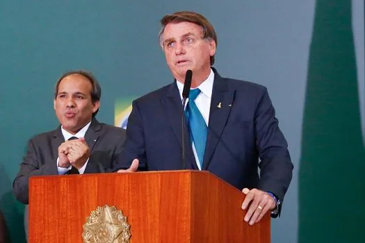 Bolsonaro diz que já tinha compromisso e não assistirá à posse de Fachin no TSE