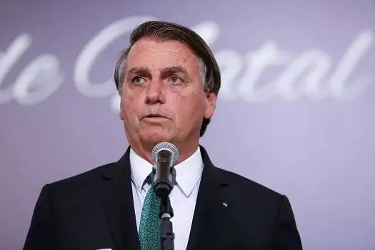 Bolsonaro anuncia negociações com outros países para importação de combustíveis