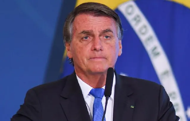 Corregedor do TSE dá 5 dias para Bolsonaro explicar postagem sobre eleição