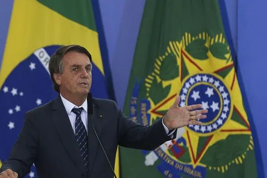 Bolsonaro assina projeto de lei que cria Plano Nacional do Desporto