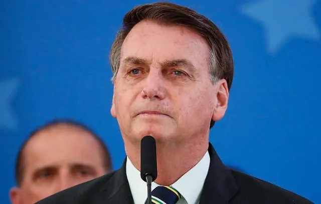 Bolsonaro reclama de salário de R$ 33 mil da Presidência e pergunta se compensa