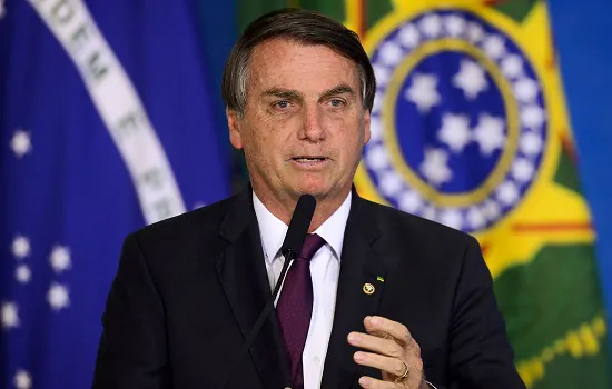 Bolsonaro edita decreto sobre concursos públicos que pode beneficiar PF e PRF