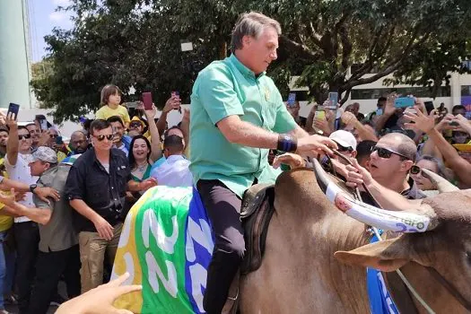 Em Pernambuco, Bolsonaro volta a falar em vitória no 1º turno e ataca Lula