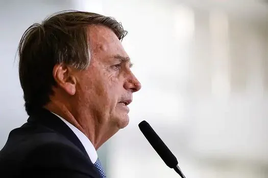 Bolsonaro pede para eleitores buscarem votos até fechamento das urnas