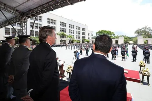 Presidente Bolsonaro participa de formatura de cadetes na Aman