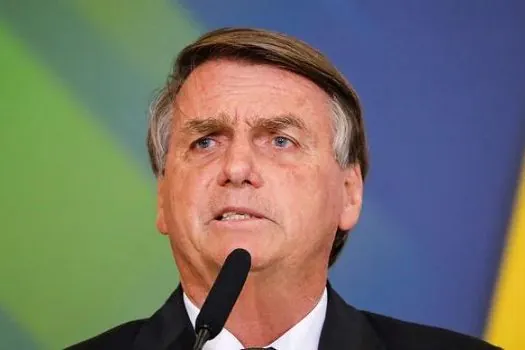 ‘Arma de fogo pode garantir liberdade no futuro’, diz Bolsonaro