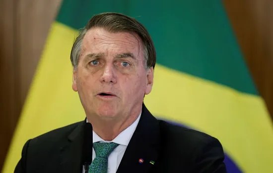 Bolsonaro pede à Corte suspeição de Moraes por gesto de degola durante Sessão