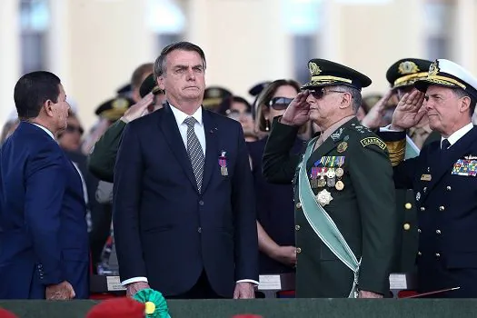 Bolsonaro diz ter relação de lealdade, confiança e respeito com Forças Armadas