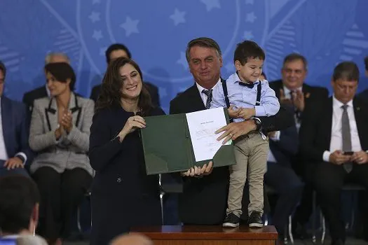 Novos ministros tomam posse no Palácio do Planalto