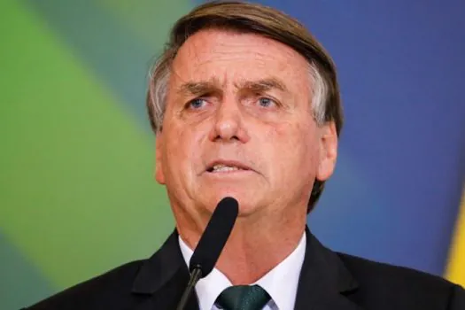 Bolsonaro se mantém em silêncio 12 horas após derrota para Lula