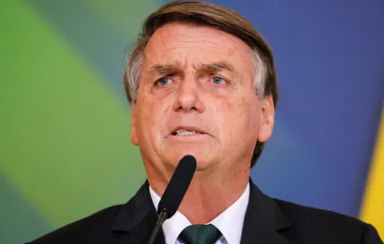 Bolsonaro se mantém em silêncio 12 horas após derrota para Lula