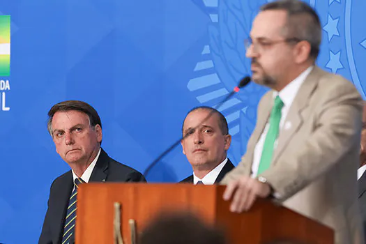 Sobre Weintraub, Bolsonaro diz ministros só não podem criticar o governo