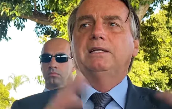 Bolsonaro afirma que Omar Aziz desviou R$ 260 milhões no Amazonas