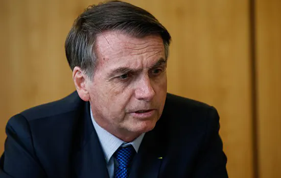 Bolsonaro sanciona com vetos lei que altera regras eleitorais para 2020