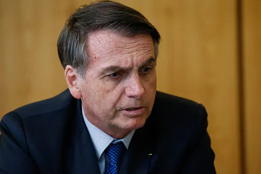 Bolsonaro vai ao STF contra lei de financiamento de internet para educação básica