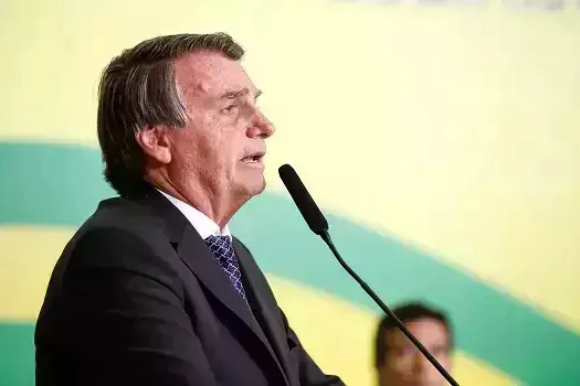 Apesar de pressão, Bolsonaro diz que equilíbrio sobre guerra é posição sensata