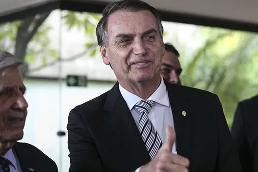 Bolsonaro elogia tratamento de Trump a imigrantes latinos