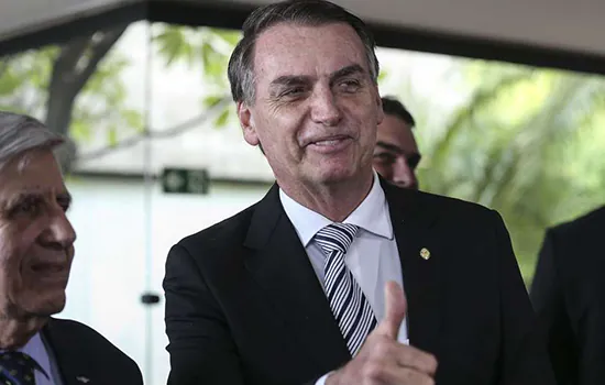 Bolsonaro elogia tratamento de Trump a imigrantes latinos