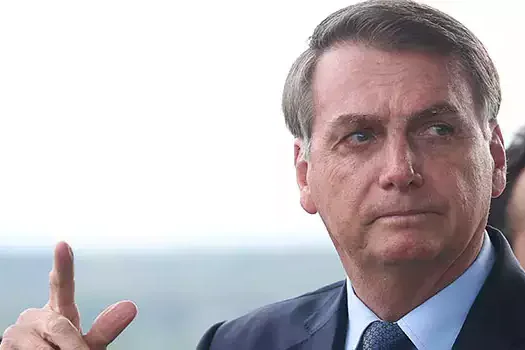 Bolsonaro pede votos no Piauí; Lula se reúne com equipe de campanha