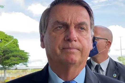 ‘A vacina é do Brasil, não é de nenhum governador’, diz Bolsonaro sobre Doria